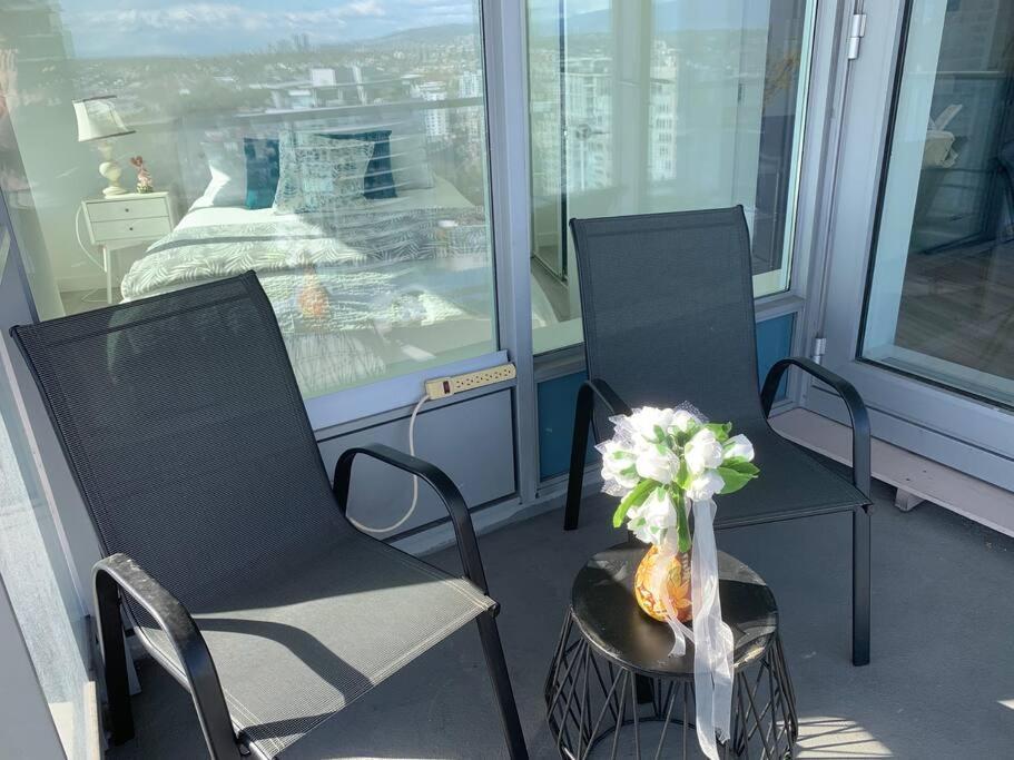 バンクーバーDowntown 3Br/2Ba+Views+Skytrain+Free Parkingアパートメント エクステリア 写真