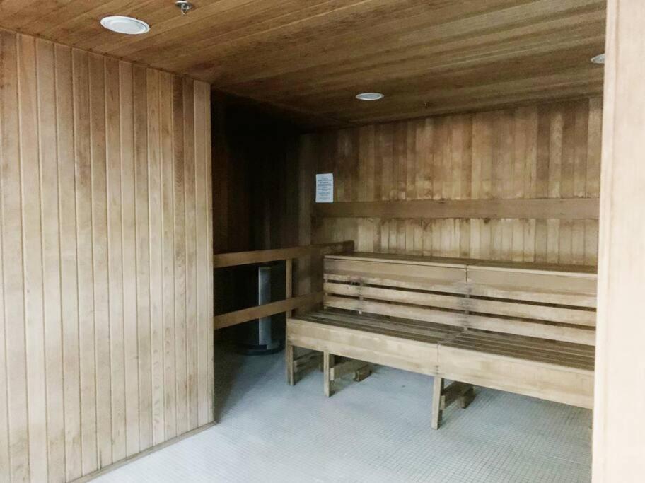 バンクーバーDowntown 3Br/2Ba+Views+Skytrain+Free Parkingアパートメント エクステリア 写真