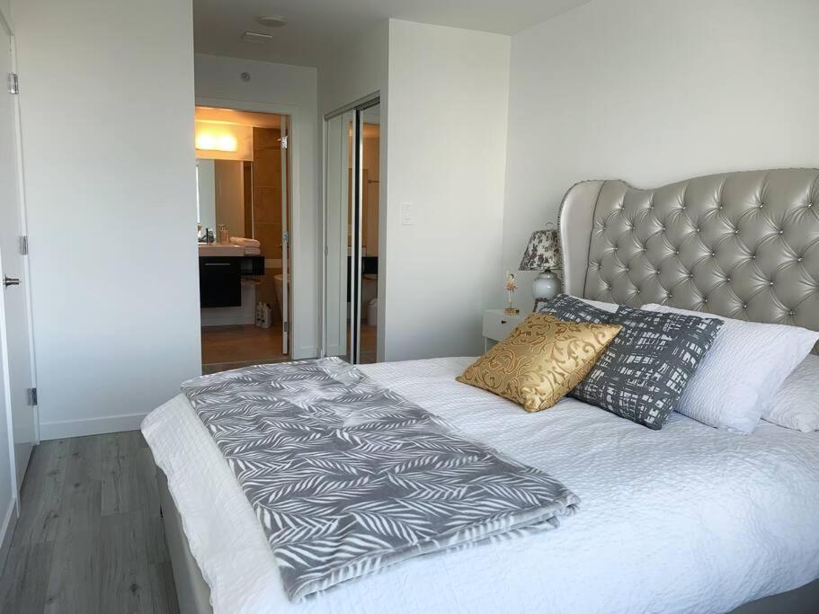 バンクーバーDowntown 3Br/2Ba+Views+Skytrain+Free Parkingアパートメント エクステリア 写真
